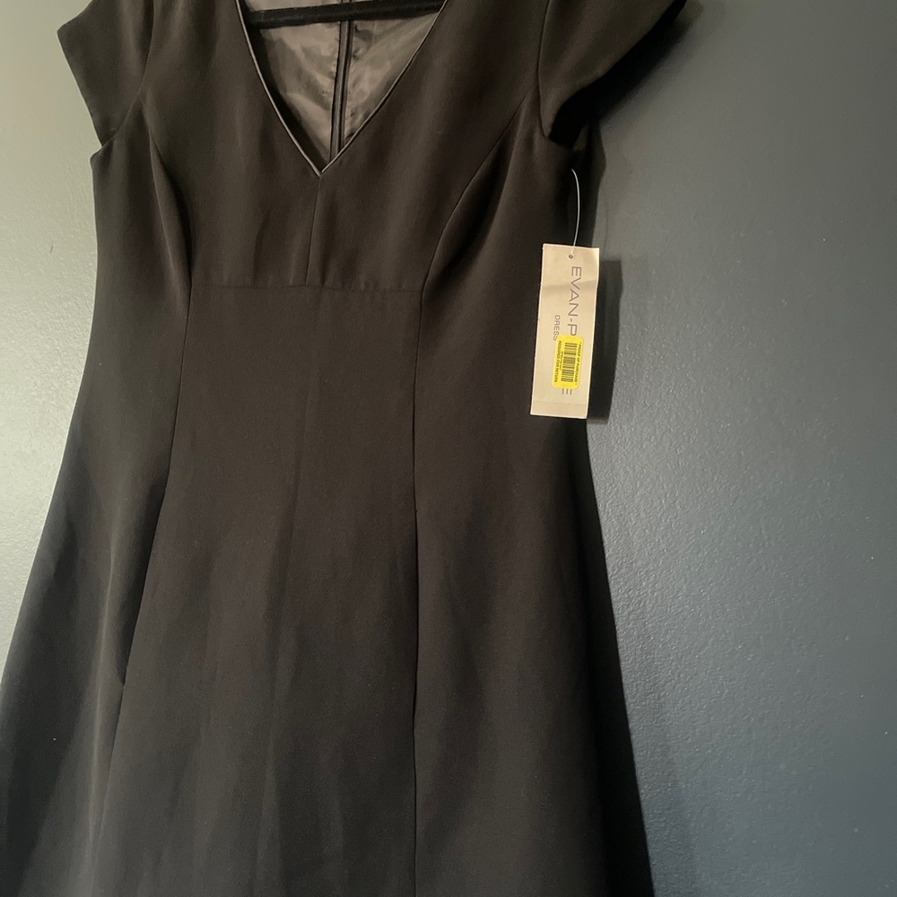 Evan Picone Black Flutter Sleeve Dress, Fully Lined with‎ Pocket